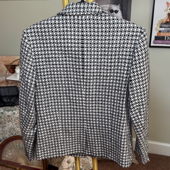 Beautiful Talbots Black and White Check Blazer Petite Size 8 - Picture 3 of 9